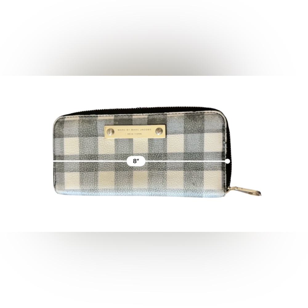 Marc Jacobs Checkered long zippered Wallet - Picture 12 of 12